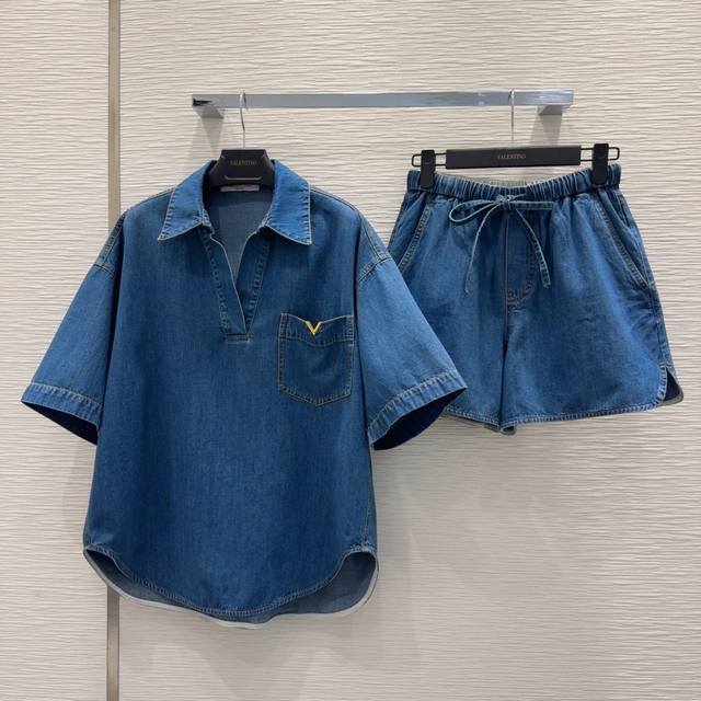 Valentin* 2025Ss新款 高版出品~超时髦新款丹宁牛仔 酵洗个性色调上身又酷又飒爽 采用定制高品质斜纹棉质水洗牛仔面料，纹理细腻，棉感自然，既有筋骨