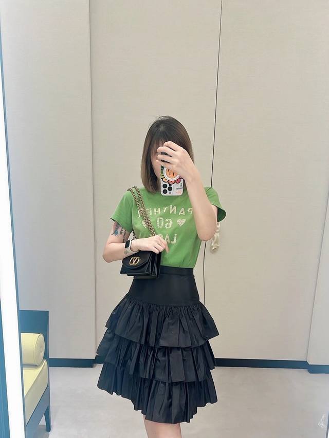 Valen华伦家！专柜款！胸前字母印花后背刺绣Logo图案圆领显瘦绿色纯棉短袖T恤！三标齐全！码数S M L，现货发！ M码胸围92衣长60