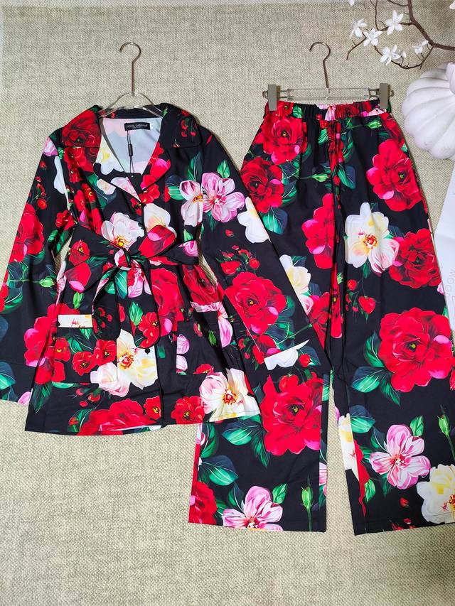 Dolce & Gabbana 女士蝴蝶结系带红色花朵印花衬衫松紧腰休闲长裤 居家外穿睡衣套装两件套。Smlxl
