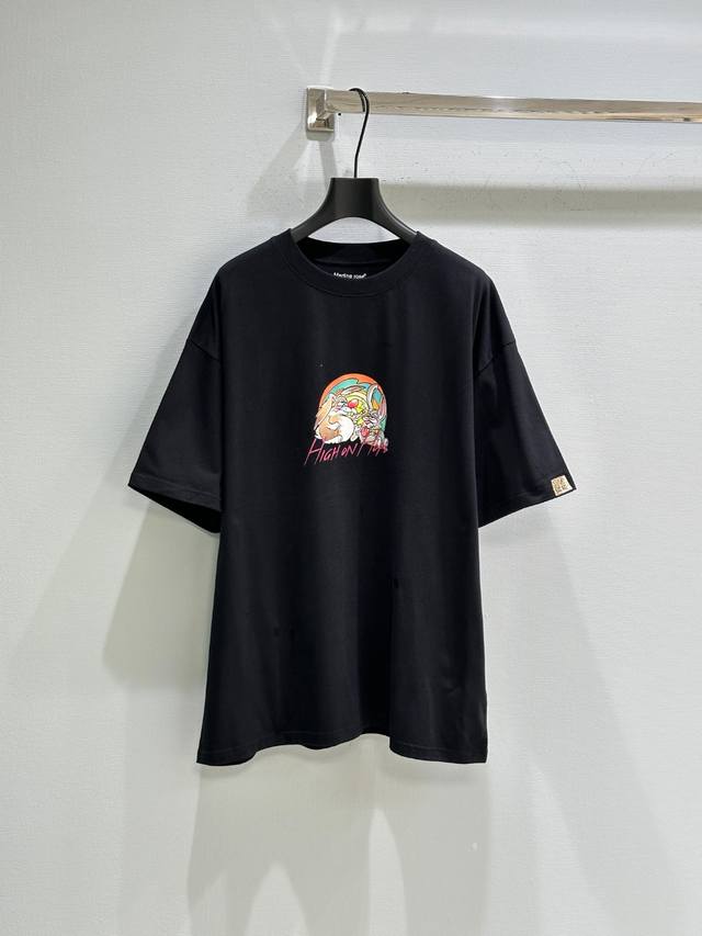 25Ss夏季新款上新！兔八哥印花短袖T恤 很有美式复古的感觉 敲可爱丑萌丑萌的趣味图案 谁能拒绝这么可爱的兔八哥哇！宽松的版型 男女同款！现货供应黑色Sml