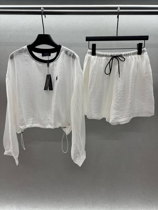 2660 Spring And Summer 套！拉夫防晒套装， 极简风短款套装，上衣落肩收腰， 整套宽松休闲，两色简单高级， 太适合夏天！ 两色，三码！