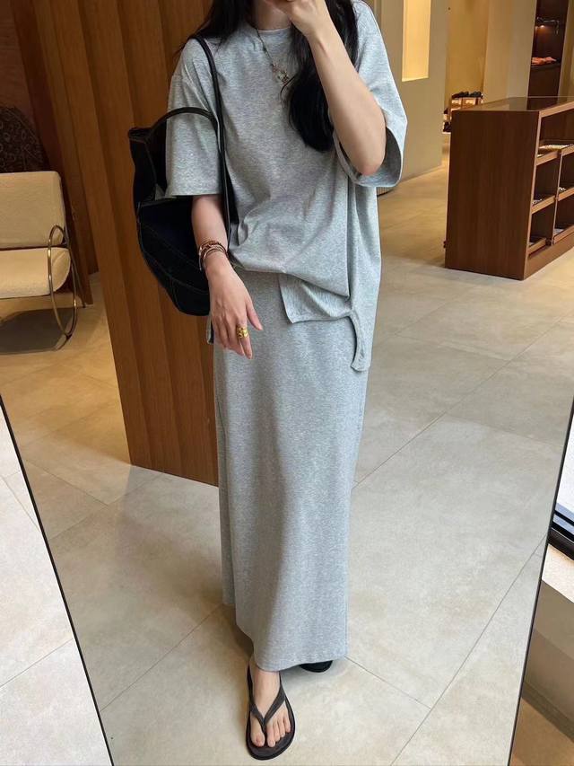 Viktoriacha* 2025春夏新款松紧腰后开衩半身裙，宽松垂坠感面料贴肤舒适，三色三码 Sml