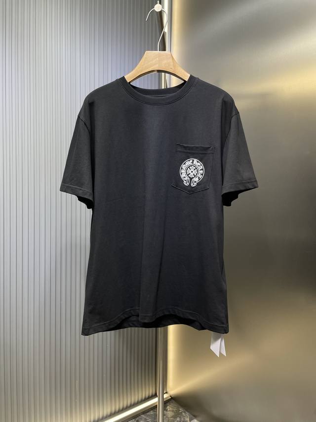 克罗心 顶级原单 Ch X Deadly Doll 联名款 Tee 面料采用26织200克全棉材质 印花这里很重要 原版采用的油墨超规格印花 一般印花厂根本没有