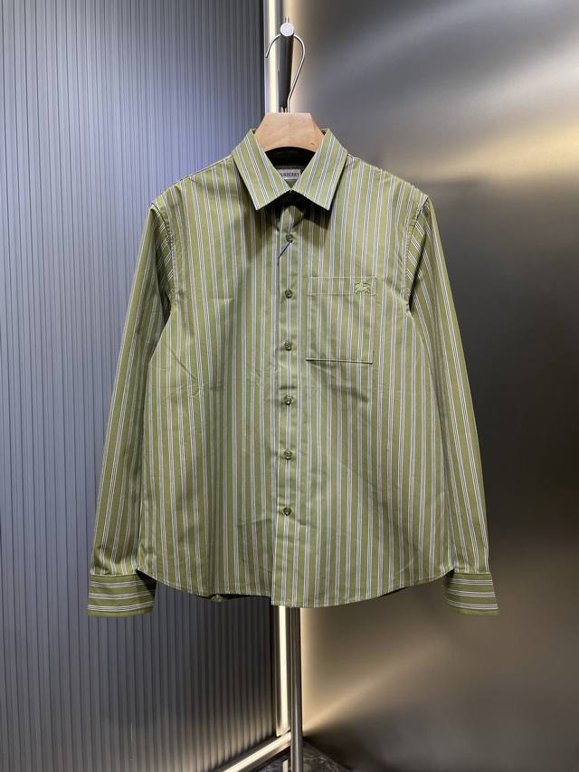 Burberry 顶级原单 巴宝莉Bbr 25Ss春夏新款条纹衬衫 客供面料采用100%棉，配上同色系的贝壳纽扣让衣服更具质感。Vintage小格纹棉质面料，整