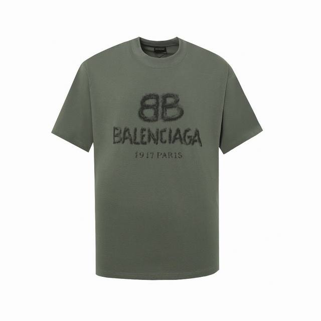 Balenciaga巴黎世家 发泡模糊涂鸦字母印花T恤 简约字母标识设计发泡模糊印花设计感满分 新面料 新版型 独家定织定染高克重面料 质感柔软舒适 Os落肩宽