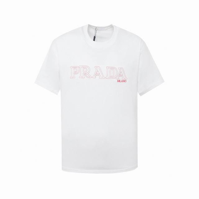 Prada~普拉达 新款二层贴布绣花经典短袖 潮男潮女时尚，无论是上身舒适度还是都是无可比拟的存在，可以说是夏日必备 独家定织定染高克重紧密精梳棉面料 质感柔软