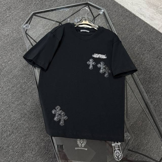 Chrome Hearts克罗心 25款高版本 面料采用300克高密度纯棉 不变形 不缩水 三标齐全 男女同款 工艺：贴布刺绣+数码印花 颜色：白色 黑色 Si