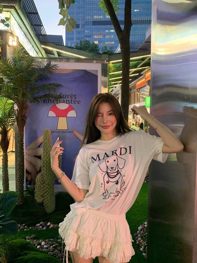 Mardimercredi正脸珍珠小狗短袖T恤上衣女全棉宽松腊肠狗线条新款 款号：J05 颜色：白色黑狗 白色粉狗 码数：均码 260G高克重版本 原标原包装