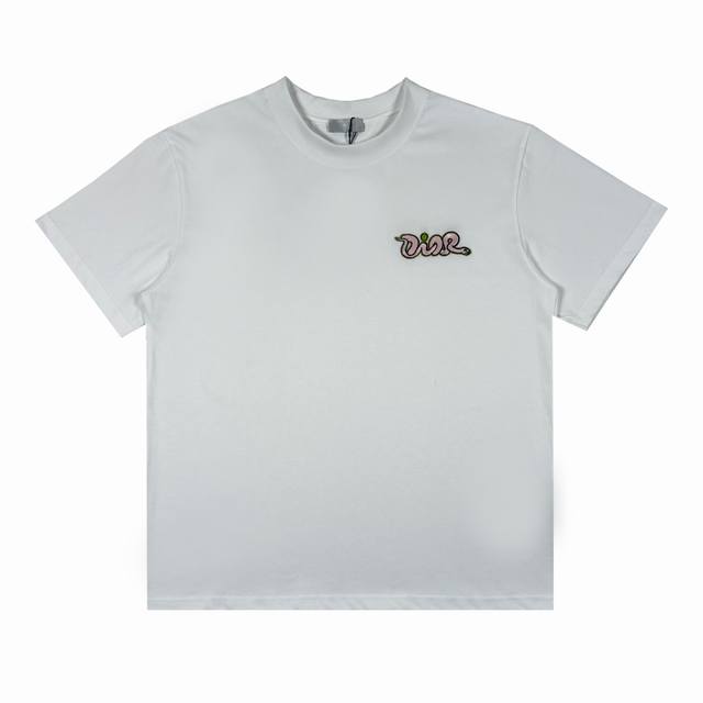 Cd Kaws 联名系列 蛇形字母刺绣短袖 针织平纹棉质面料具有较好的吸湿性和透气性 胸前刺绣紧密 平整光滑 码数Xs-L