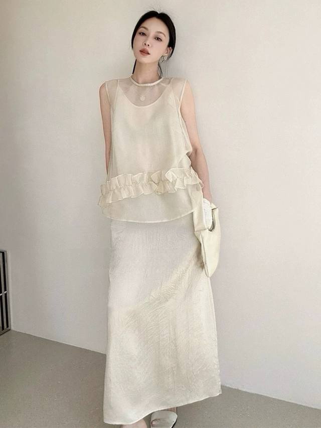 两件套 重磅醋酸吊带裙加真丝欧根纱外搭套装，精致仙美！法式荷叶边真丝欧根纱无袖背心+醋酸吊带连衣裙两件套2色黑色，米色Smlxl