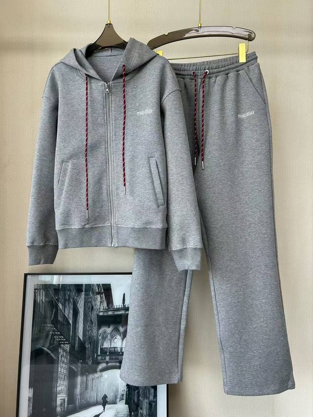 Miu 25早春新款运动休闲连帽卫衣套装 整套出售 Smlxl