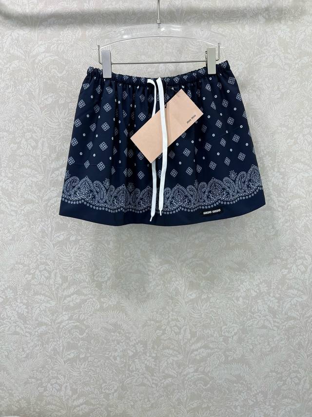 Miumi*25新款系少女时髦穿搭！夏威夷度假风气质古巴短袖衬衫+半裙一套！分开出售 全定位印花图案满满的夏日气息！定制进口纯棉面料质感超赞。气质翻领小短款版型