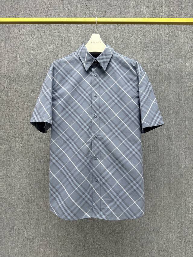 Bb-Z， ,B*Rrerry 25Ss 夏季新品 针织格纹短袖翻领衬衣 高品质对格剪裁 装饰 Burberry经典格纹 按扣开合 尖领细节设计 简单设计款式