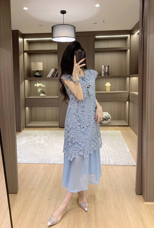 连衣裙 新款时尚优雅水溶连衣裙，骨子里自带时髦气质优雅显瘦轻松显瘦精致的版型设计清爽利落显得双腿又瘦又长 两色Smlxl