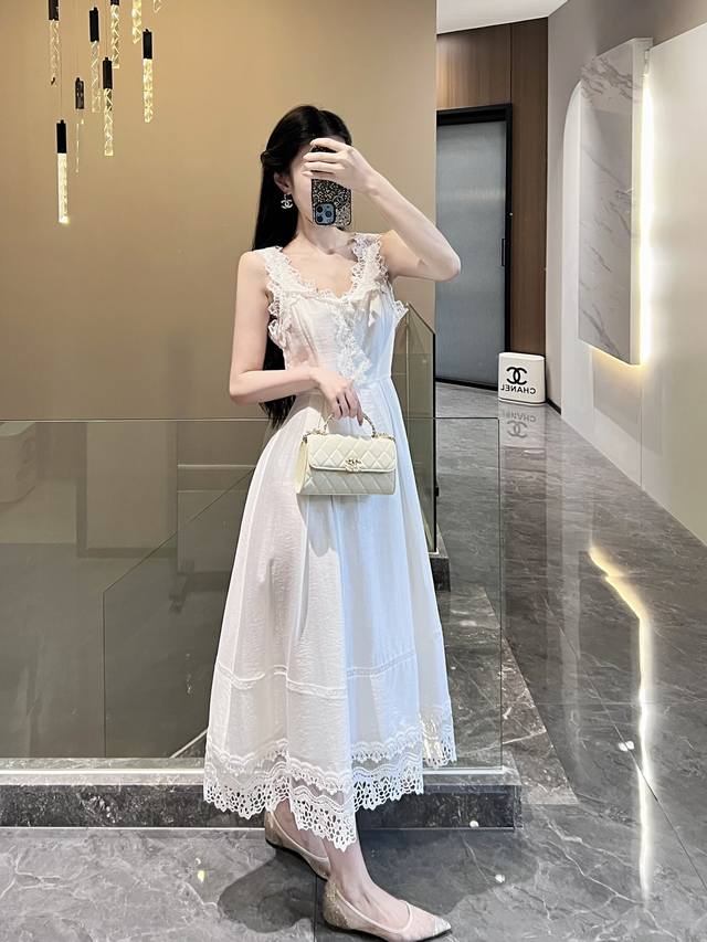 连衣裙 实拍经典简约名媛气质连衣裙 时尚舒适不挑人，上身美美美~大爆款， Sml X L 面料：天丝 M码胸围86肩宽37腰围74裙长116 每个码胸围平铺腰围
