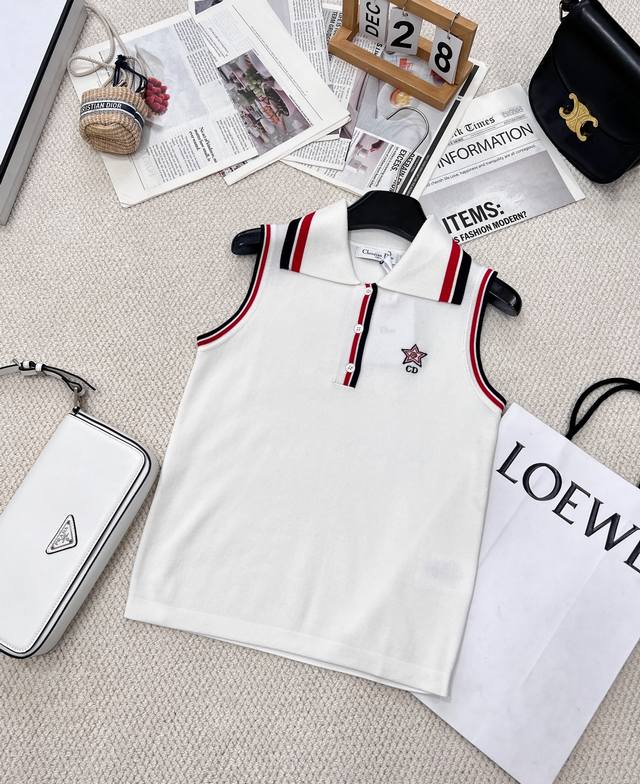Dior 春夏新款网球风字母针织Polo衫背心 经典字母针织衫可甜可咸 超级火 博主热推款！上身太了！！迪奥的衣服 不仅仅是优雅 每次出品都是为女性量身定制 都