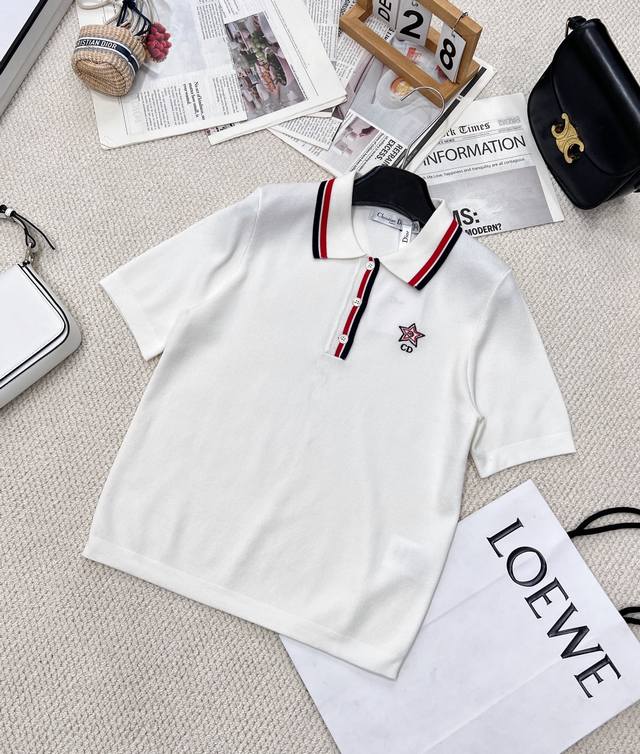 Dior 春夏新款网球风字母针织Polo衫 经典字母针织衫可甜可咸 超级火 博主热推款！上身太了！！迪奥的衣服 不仅仅是优雅 每次出品都是为女性量身定制 都是那