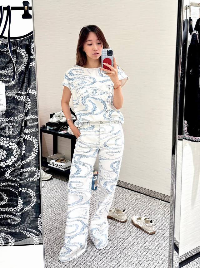 Chane* 25Ss春夏新款 四叶草Logo印花直筒牛仔裤丨独家Yb开发！高版出品！上身超拉身材比例 视觉显高显瘦 经典的品牌Logo印花 时髦又高级 上身青