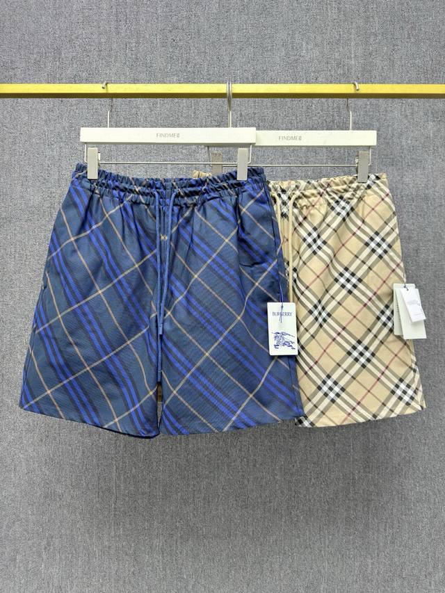 Bb-Z， ,B*Rberry 25Ss 夏季新品 格纹斜纹抽绳短裤 抽绳短裤，选用意大利精纺斜纹面料打造， 装饰品标识 格纹和马术骑士徽标 Ekd 贴花。 呈