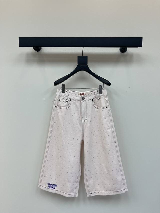 Chane*25新款中古系列七分牛仔裤 爆单系列款 重工订珠烫钻 气质女神必入 经典剪裁 拉长身材比例 实力遮肉显瘦！永恒经典是绝对不可错过的 搭配任何风格都是