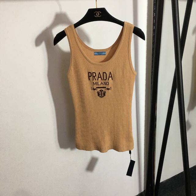 款号 0486 Prad*新款 胸前Logo字母针织背心，白色，咖色，Sml， M码；胸围66，长58