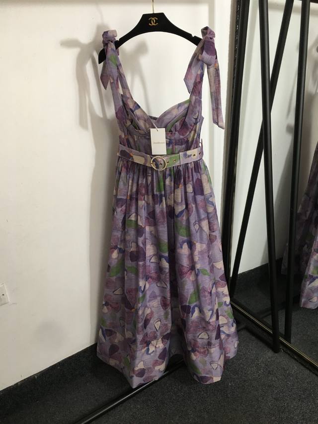 款号20252831 Zimmermann新款 花朵印花 优雅气质蝴蝶结吊带连衣裙 长裙，配腰带，紫色，S-Xl， M码；胸围86弹力，腰围76，长119