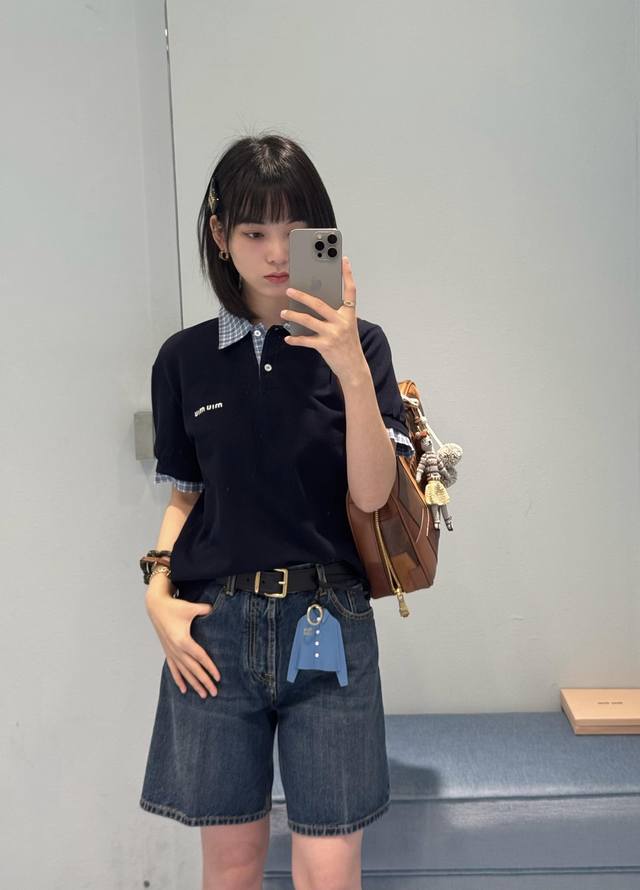 Mium*U 25春夏新品 蓝色格纹拼接翻领假两件短袖Polo衫丨独家Yb开发！高版出品！Miu里Miu气的学院风系列，超多明星博主在秀，学院风Polo版型，胸