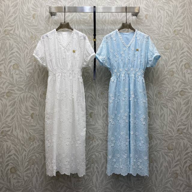 Cc*25Ss 性感V领金属扣点缀整件绣花设计收腰连衣裙， 配送腰带 高级面料，颜色:图片2色，面料：精纺刺绣棉面料 Smlxl
