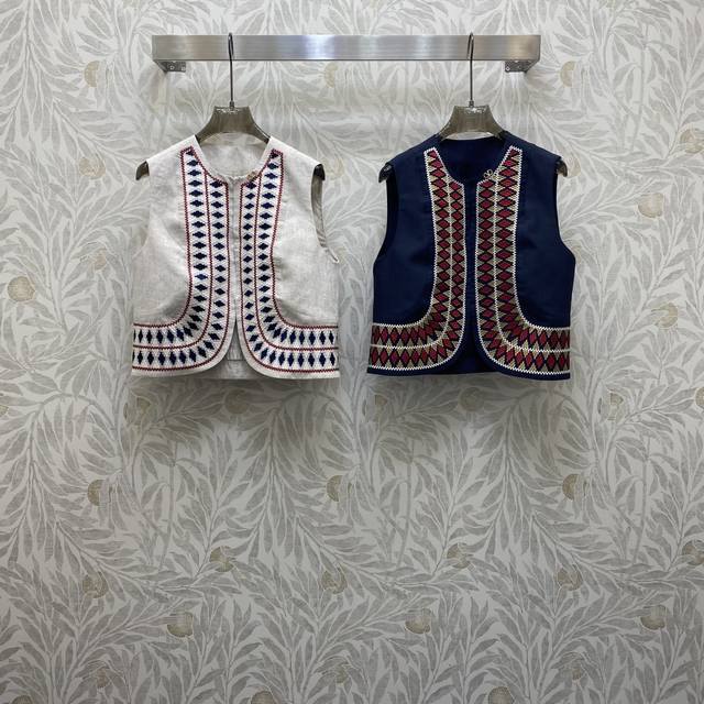 Va*25Ss 重工定位刺绣金属扣点缀设计马甲外套，高级面料，颜色:图片2色，面料：刺绣亚麻面料 Smlxl