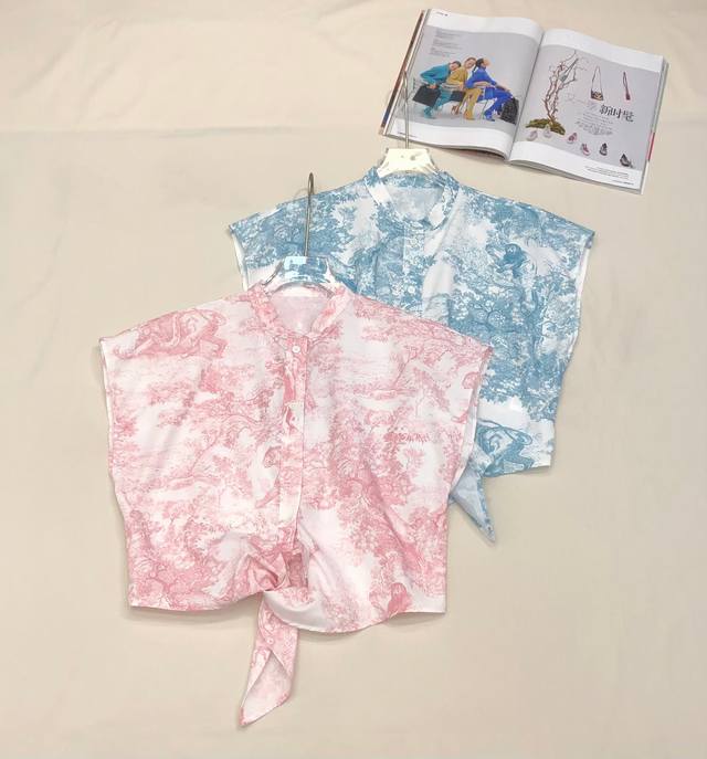 4家粉色丛林动物上衣 图案印花面料 整件衣服做工更是非常精细 一系列款 高品质 尺码Sml
