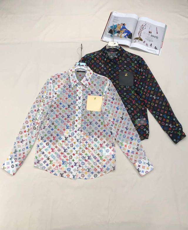 Louis Vuitto* 25Ss新款印花衬衫 口袋字母装饰 版型显瘦 上身效果超级赞 高品质 两色Sml