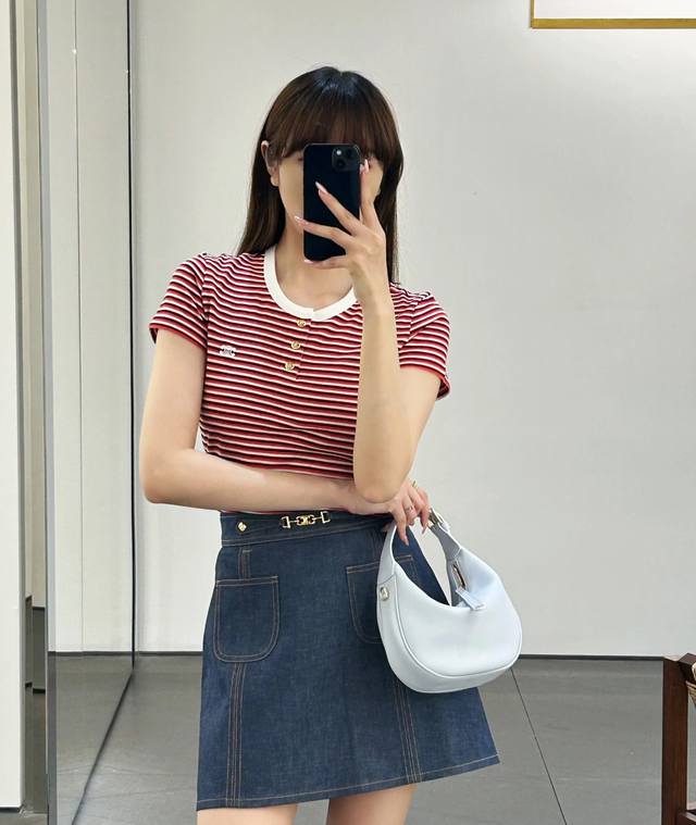 Ce 25夏季新款 条纹针织短袖复古海军条纹甜妹减龄运动少女单品！立体刺绣凯旋门低调奢华 可甜可盐气质减龄少女风百搭不挑人！两个色Sml