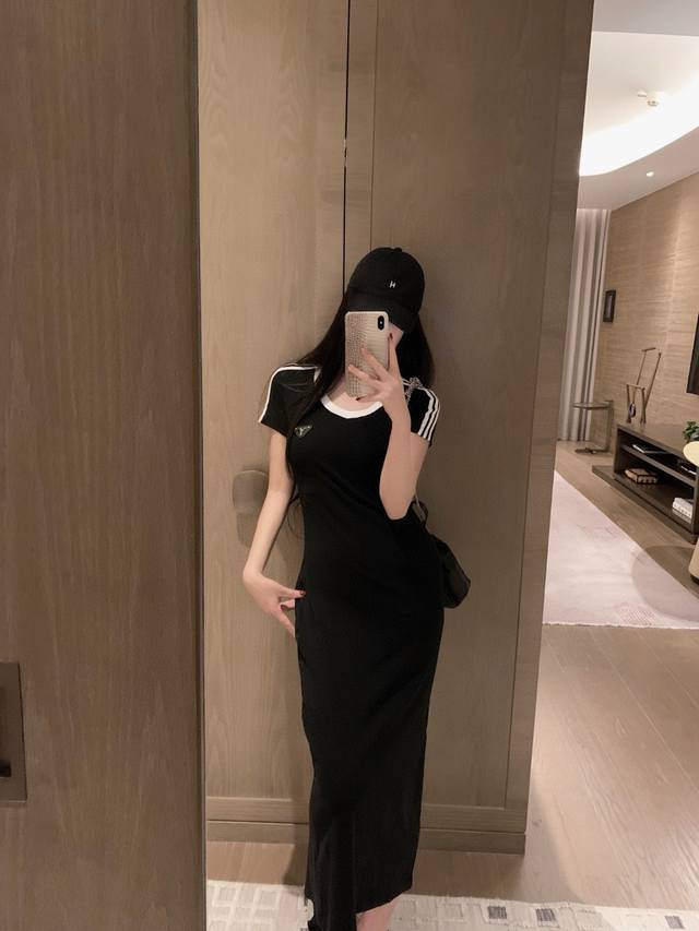 Prad*定制经典三角牌拼接撞色显瘦短袖连衣裙～～女神必备Sml