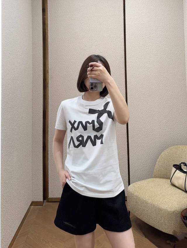 Max Mar* 25夏季新款 印花短袖T恤 胸前印花蝴蝶结Logo字母真的很绝！小圆领突出时髦氛围感 不挑脸型易搭更显瘦！搭配高腰阔腿裤或短裙 简直美炸了！两