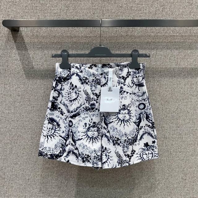 Dio* 25Ss春夏新款 太阳女神系列印花休闲短裤丨独家高版出品！Monograw太阳之女神印花 经典的版型 立体剪裁 完美的勾勒出身形线条 怎么搭配都好看，