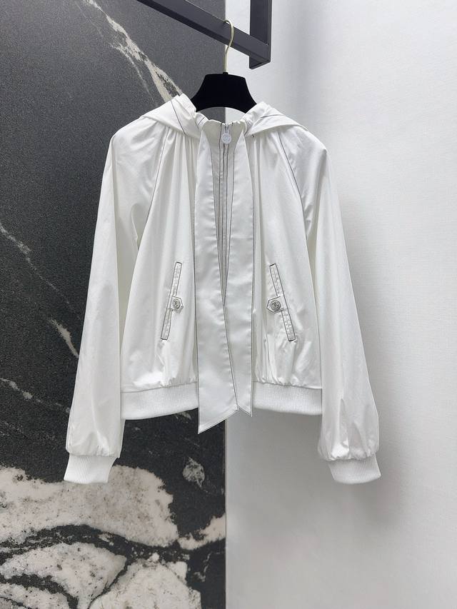 C家 25Ss 春夏新品重工刺绣明线设计连帽夹克外套+松紧腰休闲裤 一套搭配分开单穿都好看 上身松弛感拉满 穿出满满的高街时髦风格 定制面料质感舒适与时尚兼具