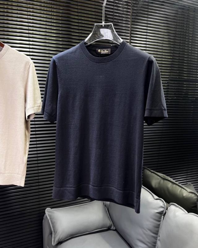 Loro Piana 诺悠翩雅Lss新品，男款短袖圆领T恤，锦纶+精梳棉针织面料，， 高奢内敛低调，轻松驾驭不挑人 裁剪精细完美，经典颜色上身很显精气神，多种风