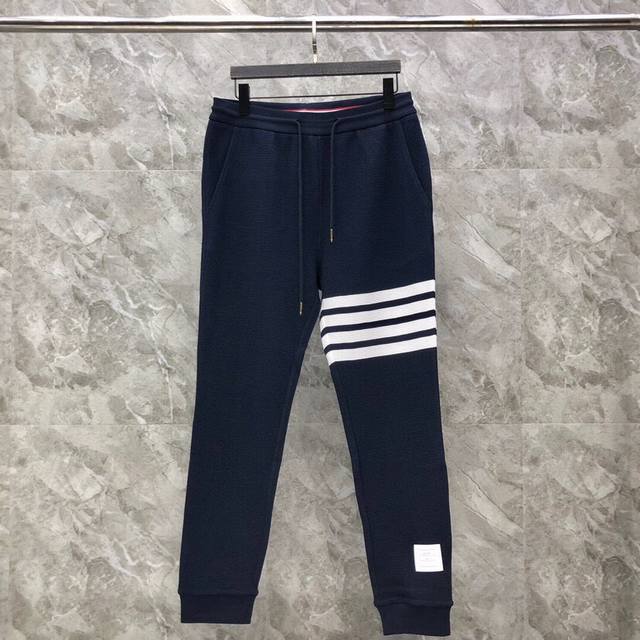Thom Browne 汤姆布朗 Tb水波纹色织经典长裤休闲裤 可配套装 码数：1-4 颜色：灰色、藏青 下单请报腰围