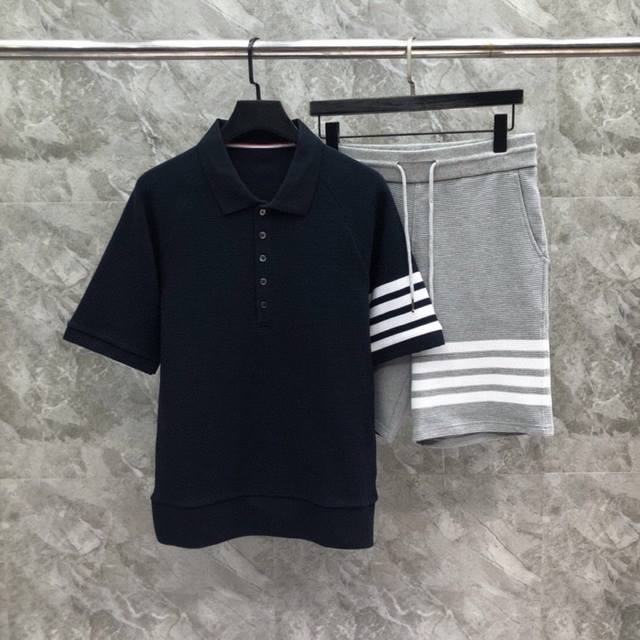 Thom Browne 汤姆布朗 Tb短袖水波纹翻领套装 码数：0-5 颜色：灰、蓝 下单请报身高体重
