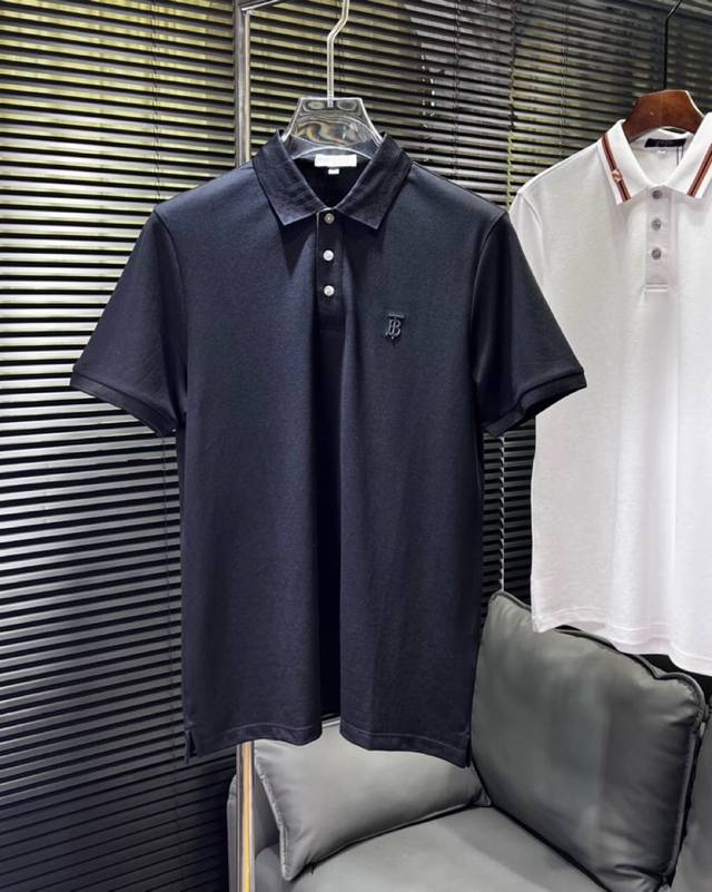 Burberry 巴宝莉2025Ss 春夏新品发售、男士棉质 针织短袖翻领T恤Polo衫， 高奢内敛低调，轻松驾驭不挑人 裁剪精细完美，经典颜色上身很显精气神，