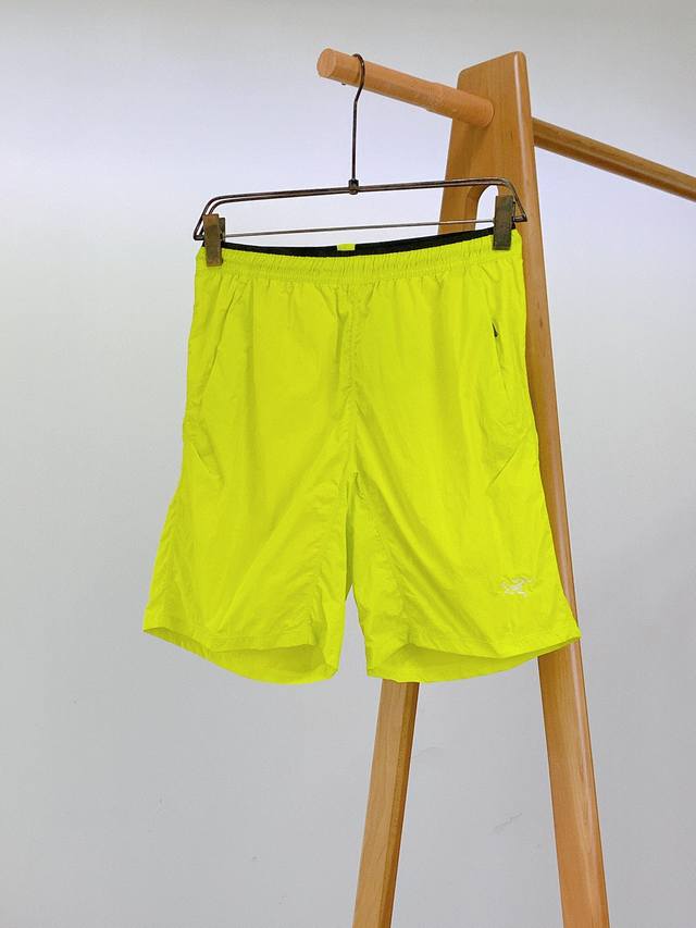 Arcteryx 始祖鸟 2025Ss春夏新品 吸湿速干松紧腰短裤。 轻量透气、100%锦纶凉感面料，时刻保持身体干爽舒适、上身全方位无死角的舒服！精致有型！搭