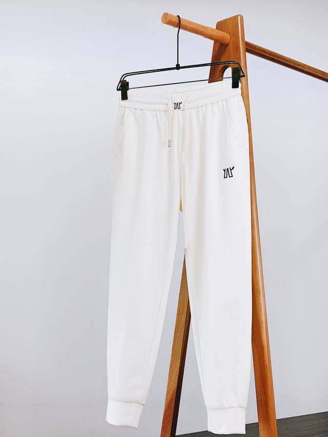Moncler 蒙口 2025Ss春夏新品 刺绣抽绳休闲裤 时尚系列，独特拼料设计，抽绳休闲裤 订纱开始订染和订纺。 国内某大厂出口日本 和供应几大顶级品牌的面
