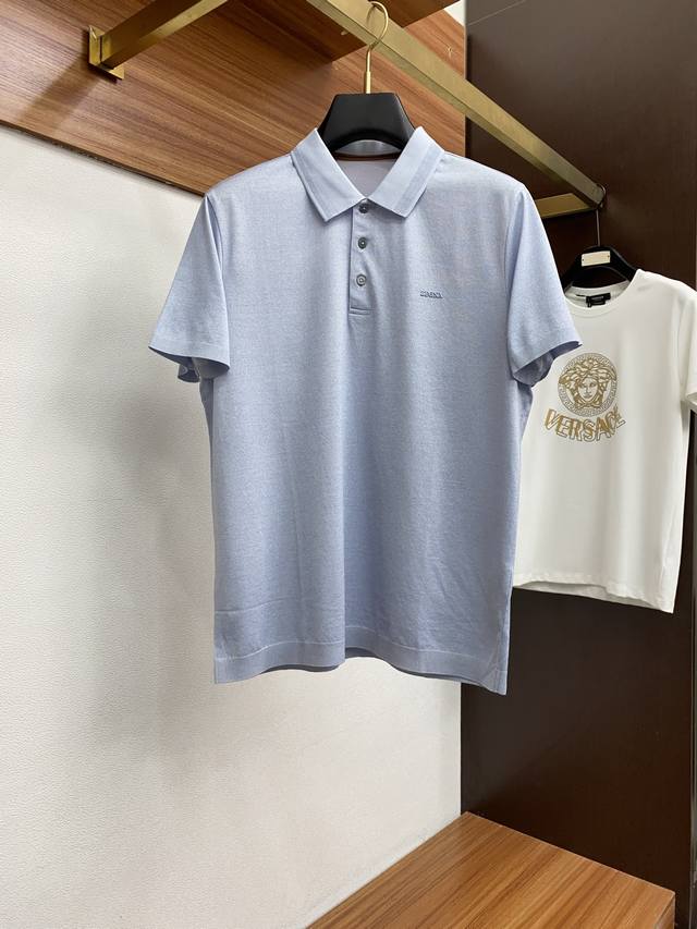 杰尼亚 2025新款男士翻领Polo衫短袖 进口定制针织纯棉面料呈现。轻盈柔软的面料经过成衣染色，营造出优雅纹理，原版定制 进口纱线色染 定制罗纹领口 起脚设计