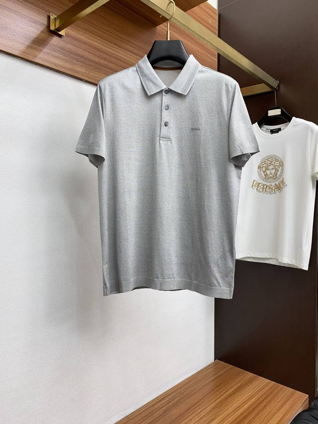 杰尼亚 2025新款男士翻领Polo衫短袖 进口定制针织纯棉面料呈现。轻盈柔软的面料经过成衣染色，营造出优雅纹理，原版定制 进口纱线色染 定制罗纹领口 起脚设计