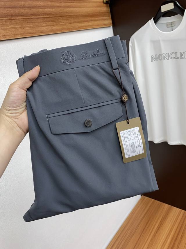 Lp2610Ss早春 新品 原单男士西装休闲裤 每季必出的类型，无需质疑的热卖王牌单品，符合四季最佳的搭配色号 整体的风格延续了Slp的基调，通体融入了多种工艺