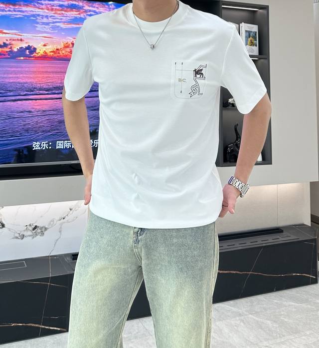Bc 2025春夏新款男士短袖T恤，全新升级百搭基础款，低调奢华，品格之选！甄选进口丝光棉打造而成，吸湿性好，舒适透气，享受轻薄轻松自在的穿着体验，有着超强的垂