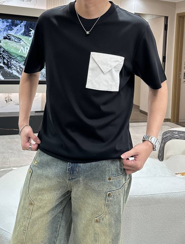 Bv 2025春夏新款男士短袖T恤，全新升级百搭基础款，低调奢华，品格之选！甄选进口丝光棉打造而成，吸湿性好，舒适透气，享受轻薄轻松自在的穿着体验，有着超强的垂