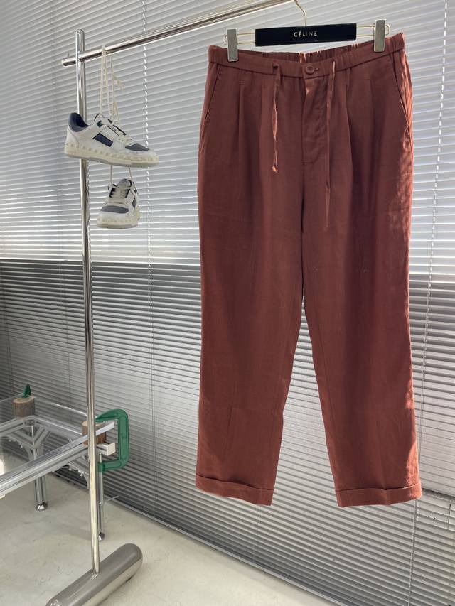 Loro Piana 2025年春夏系列休闲裤 尺码：M-4Xl 休闲 西裤 面料：100%亚麻意式双褶抽绳休闲 西裤，定制手工包扣，双股线手工缠绕数圈使得扣子