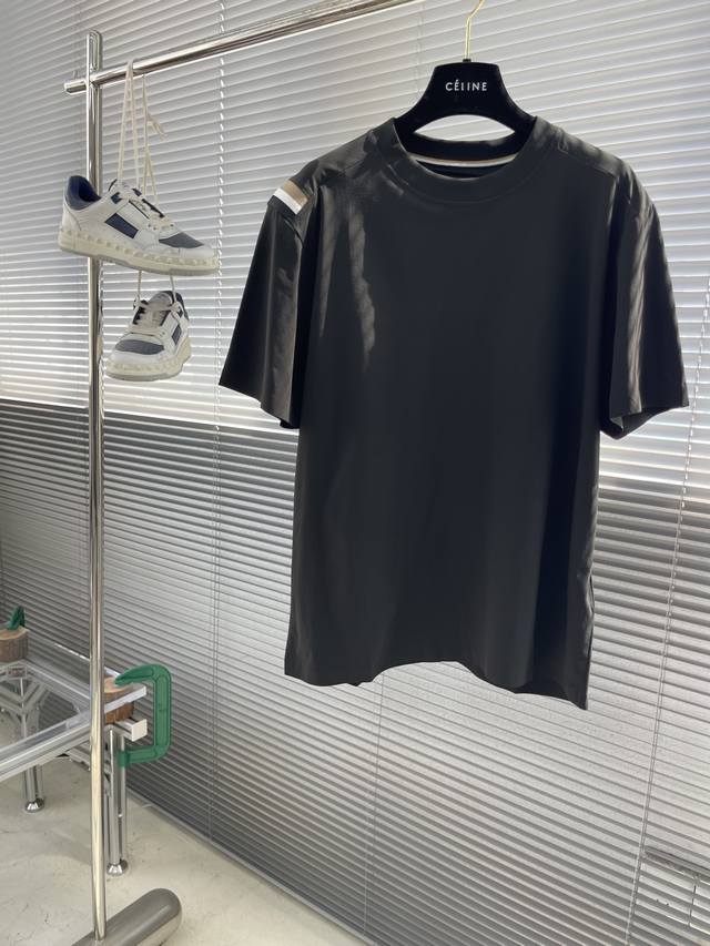 Z Zegn 25Ss春夏系列圆领T恤 尺码: M-5Xl 微阔版型 克重：克隆棉 成份：100%棉 面料纹路平整 手感棉柔细腻 工艺：克棉棉 下摆压胶工艺 夏