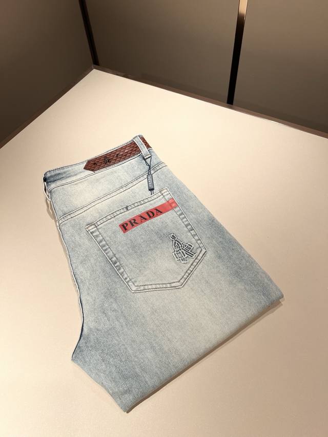 Pra*Da 普拉达 秋冬新品发售！牛仔高级百搭实用主义不哗众取宠！港澳台地区限定款！！立体裁剪纯棉材质！台湾外贸公司承接、材质精致细腻似乎是普拉达专利品质上乘